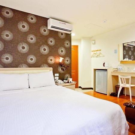 Green Park Commercial Hotel Tainan Dış mekan fotoğraf