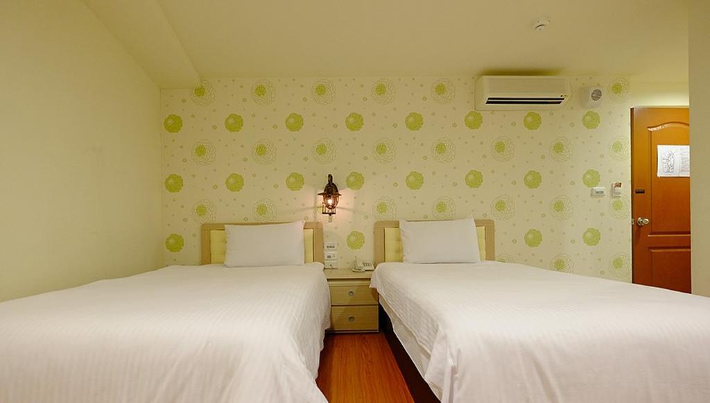 Green Park Commercial Hotel Tainan Dış mekan fotoğraf