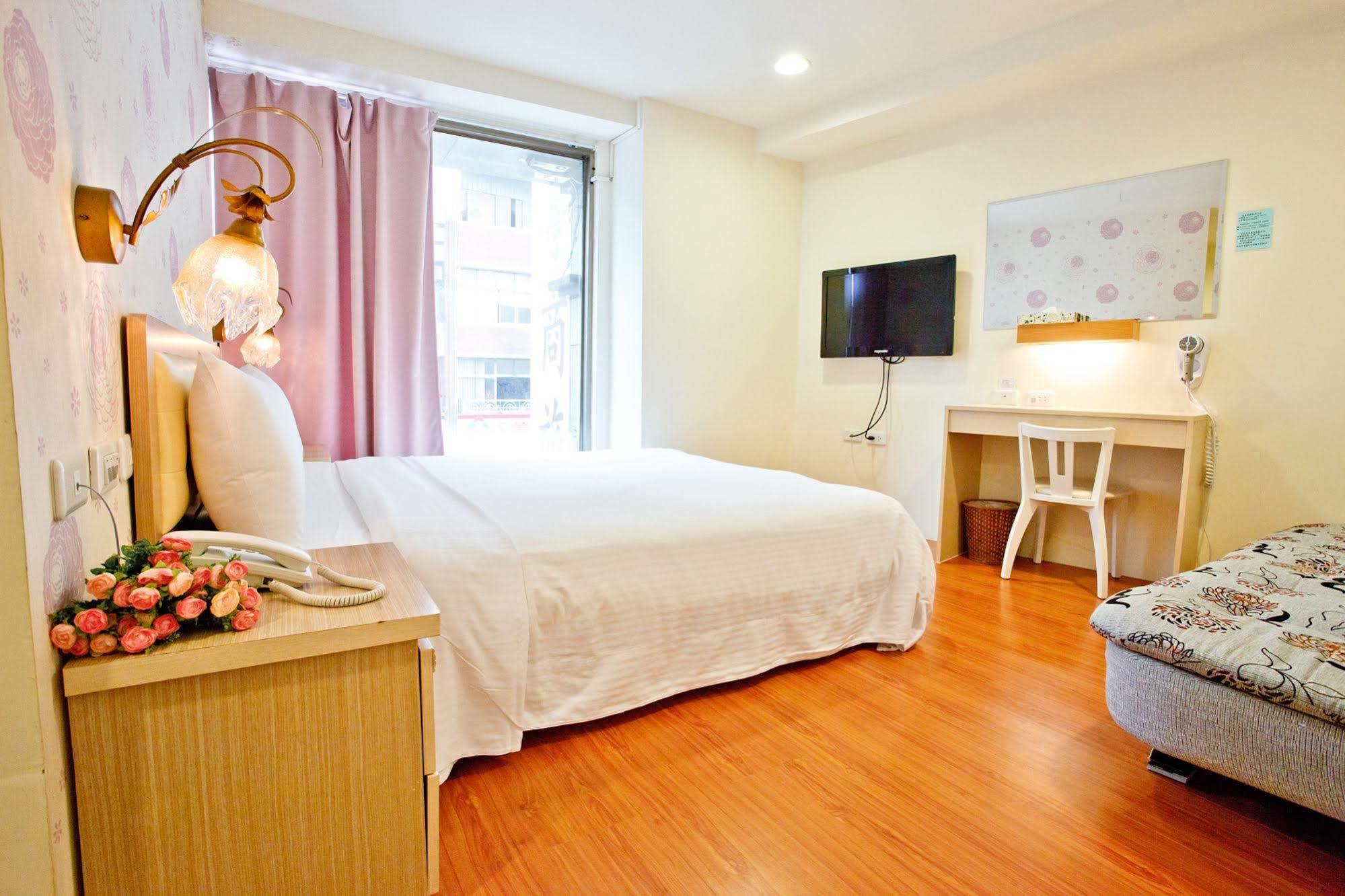 Green Park Commercial Hotel Tainan Dış mekan fotoğraf